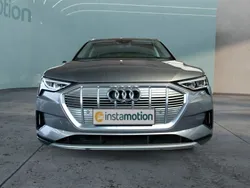 Grau Gebraucht 2020 Audi e-tron Advanced Plus SUV | 36.496 € (Teuer)