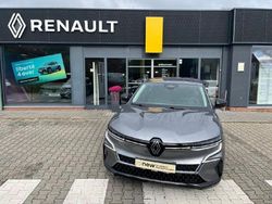 Grau (metallic) Gebraucht 2023 Renault Mégane IV Equilibre Limousine | 21.990 €