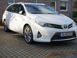 Weiß Gebraucht 2014 Toyota Auris Touring Sports Kombi | 10.450 € (Fairer Preis)