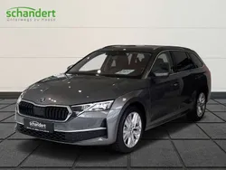 Graphitgrau metallic (grau) metallic Gebraucht 2024 Skoda Octavia Selection Kombi | 37.440 € (Teuer)