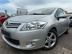 Silber Gebraucht 2011 Toyota Auris Limousine | 3.999 € (Fairer Preis)