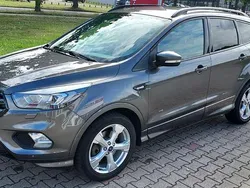Grau Gebraucht 2018 Ford Kuga ST-Line SUV | 14.400 € (Fairer Preis)