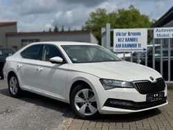 Weiß Gebraucht 2021 Skoda Superb Ambition Limousine | 18.700 € (Teuer)