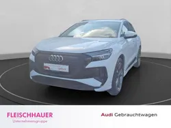 Weiss Gebraucht 2022 Audi Q4 e-tron S-Line SUV | 35.550 € (Fairer Preis)