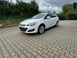 Weiß Gebraucht 2014 Opel Astra Kombi | 2.500 € (Superpreis)
