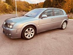 Grau Gebraucht 2005 Opel Signum Elegance Kombi | 1.550 € (Guter Preis)