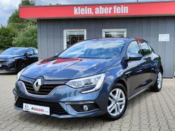 Grau Gebraucht 2018 Renault Mégane IV Play Limousine | 10.950 € (Fairer Preis)