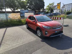 Rot Gebraucht 2018 Kia Stonic Spirit SUV | 13.000 € (Fairer Preis)