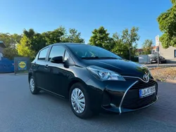 Schwarz Gebraucht 2015 Toyota Yaris Kleinwagen | 7.500 €