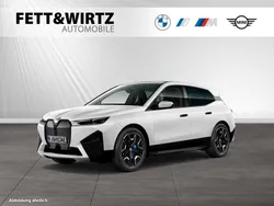 Mineralweiss Gebraucht 2022 BMW iX Sport Line SUV | 51.800 € (Etwas zu teuer)