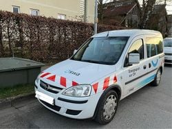 Weiß Gebraucht 2008 Opel Combo Van / Kleinbus | 3.500 € (Etwas zu teuer)