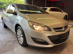 Silber Gebraucht 2013 Opel Astra Active Limousine | 4.800 € (Guter Preis)