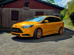 Orange Gebraucht 2013 Ford Focus Sport Kombi | 10.299 € (Etwas zu teuer)