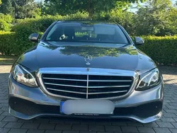 Grau Gebraucht 2017 Mercedes E200 Limousine | 24.000 € (Etwas zu teuer)