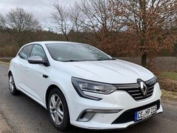 Weiß Gebraucht 2016 Renault Mégane GT Line GT-Line Limousine | 8.500 € (Guter Preis)