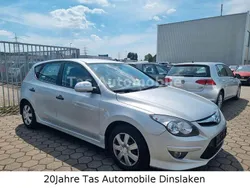 Silber Gebraucht 2011 Hyundai i30 Classic Limousine | 3.999 € (Fairer Preis)