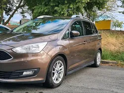 Braun Gebraucht 2015 Ford Grand C-Max Van / Kleinbus | 8.200 € (Fairer Preis)
