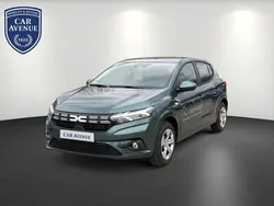 Grün (zedergrün (grün)) Gebraucht 2025 Dacia Sandero Expression Kleinwagen | 18.475 € (Fairer Preis)
