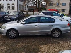Reflexsilber metallic Gebraucht 2012 VW Passat Trendline Limousine | 4.290 € (Superpreis)
