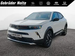 Weiss / jade weiss Gebraucht 2021 Opel Mokka-e Elegance SUV | 18.450 € (Fairer Preis)