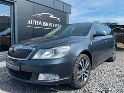 Grau Gebraucht 2012 Skoda Octavia Family Kombi | 2.990 € (Fairer Preis)