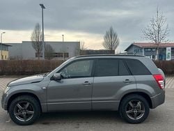 Grau Gebraucht 2007 Suzuki Grand Vitara SUV | 5.200 € (Fairer Preis)