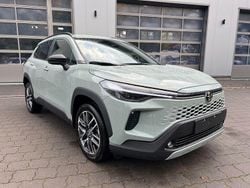 Grau Neu 2026 Toyota Corolla Cross Style SUV | 33.790 € (Etwas zu teuer)