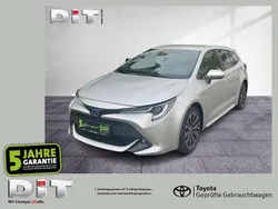 Shimmering silver Gebraucht 2021 Toyota Corolla Kombi | 22.740 € (Fairer Preis)