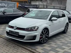 Pure white Gebraucht 2015 VW Golf VII GTI Kleinwagen | 15.999 € (Fairer Preis)