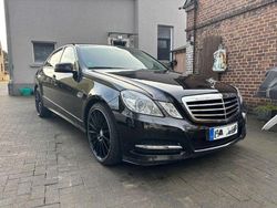 Schwarz Gebraucht 2010 Mercedes E250 Avantgarde Limousine | 10.500 € (Fairer Preis)