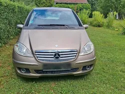 Gold Gebraucht 2005 Mercedes A200 Limousine | 1.500 € (Guter Preis)