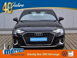 Schwarz (mythosschwarz metallic) Gebraucht 2020 Audi A3 Sportback Advanced Limousine | 24.888 € (Teuer)