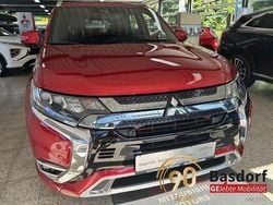 Rot Gebraucht 2021 Mitsubishi Outlander P-HEV Top SUV | 27.990 € (Etwas zu teuer)