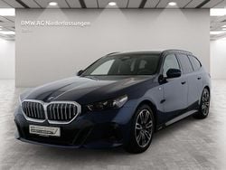 Blau Gebraucht 2024 BMW 520 Comfort Edition Kombi | 46.400 € (Superpreis)