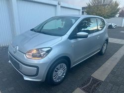 Silber Gebraucht 2015 VW up! Kleinwagen | 8.800 € (Fairer Preis)
