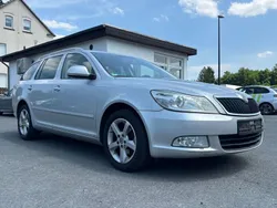 Silber Gebraucht 2012 Skoda Octavia Ambition Kombi | 2.950 € (Fairer Preis)
