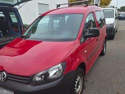 Rot Gebraucht 2014 VW Caddy Van / Kleinbus | 7.500 € (Etwas zu teuer)