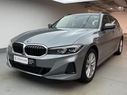 Skyscraper grau metallic Gebraucht 2023 BMW 318 Shadowline Kombi | 29.919 € (Fairer Preis)