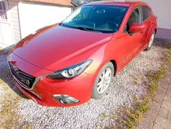Rot Gebraucht 2015 Mazda 3 Center-Line Limousine | 9.290 € (Superpreis)