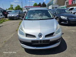 Grau Gebraucht 2007 Renault Clio III Expression Kleinwagen | 1.750 € (Etwas zu teuer)