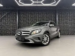 Grau Gebraucht 2015 Mercedes GLA200 Urban SUV | 15.980 € (Fairer Preis)