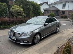 Grau Gebraucht 2009 Mercedes E250 AMG Limousine | 10.500 € (Fairer Preis)
