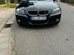 Schwarz Gebraucht 2011 BMW 320 Limousine | 7.500 € (Teuer)