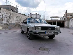 Silber Gebraucht 1982 Audi 100 Limousine | 7.500 €