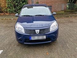 Blau Gebraucht 2011 Dacia Sandero Limousine | 800 € (Superpreis)