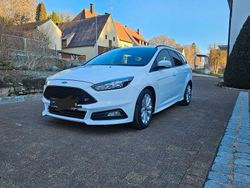 Weiß Gebraucht 2018 Ford Focus ST Kombi | 17.700 € (Fairer Preis)