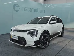 Weiß Gebraucht 2023 Kia e-Niro Inspiration SUV | 39.330 € (Teuer)