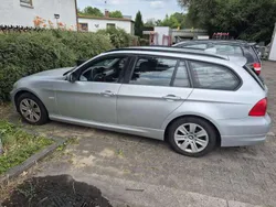 Silber Gebraucht 2010 BMW 318 Kombi | 1.850 €
