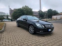Schwarz Gebraucht 2009 Mercedes E250 Avantgarde Coupé | 11.250 € (Etwas zu teuer)