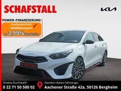 Weiss ((hw2) deluxeweiss met.) Gebraucht 2021 Kia ProCeed Comfort Kleinwagen | 26.979 € (Guter Preis)